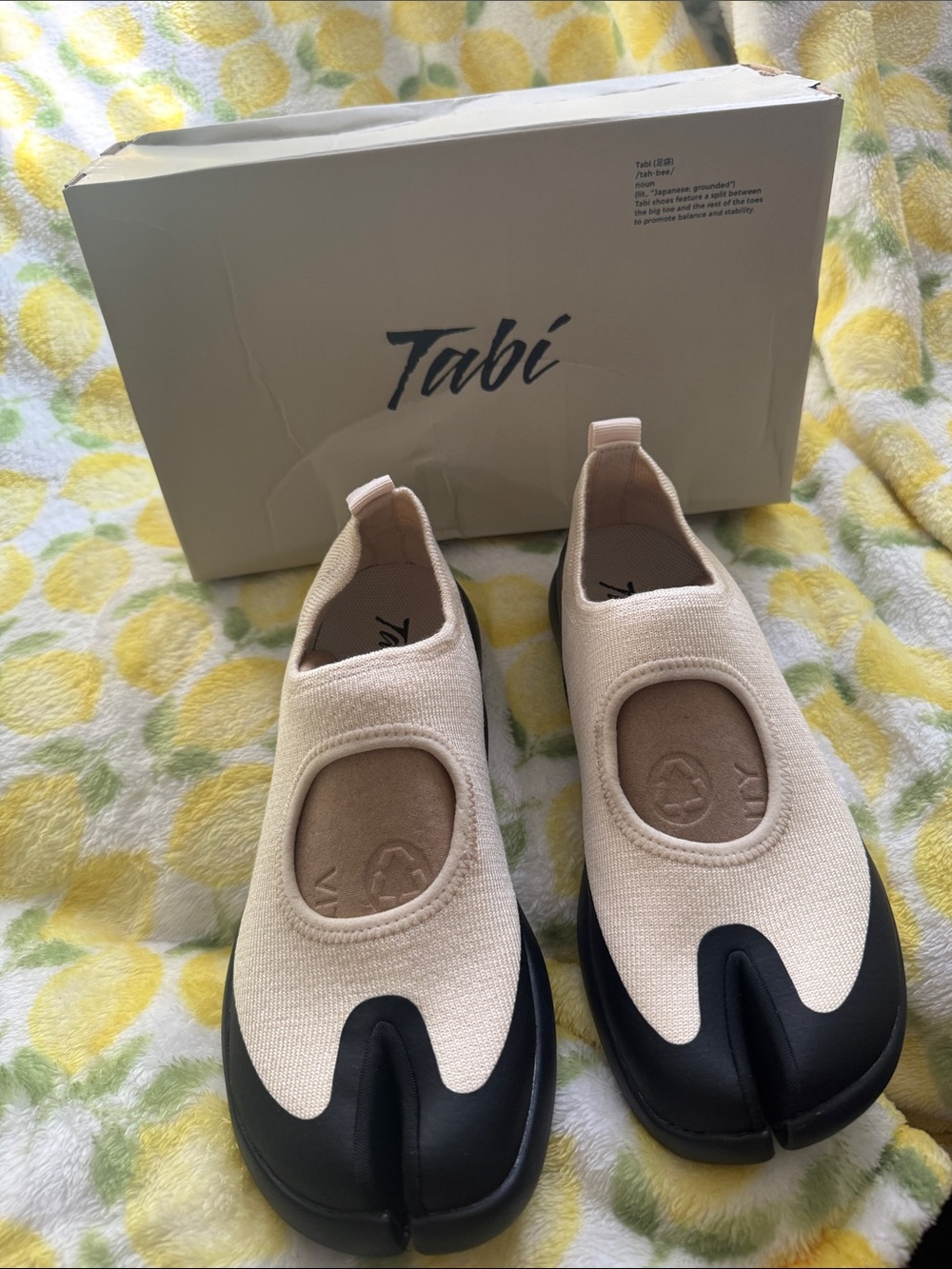 Tabi brand Women's Split-Toe Slip-On Shoes in Cream and Black